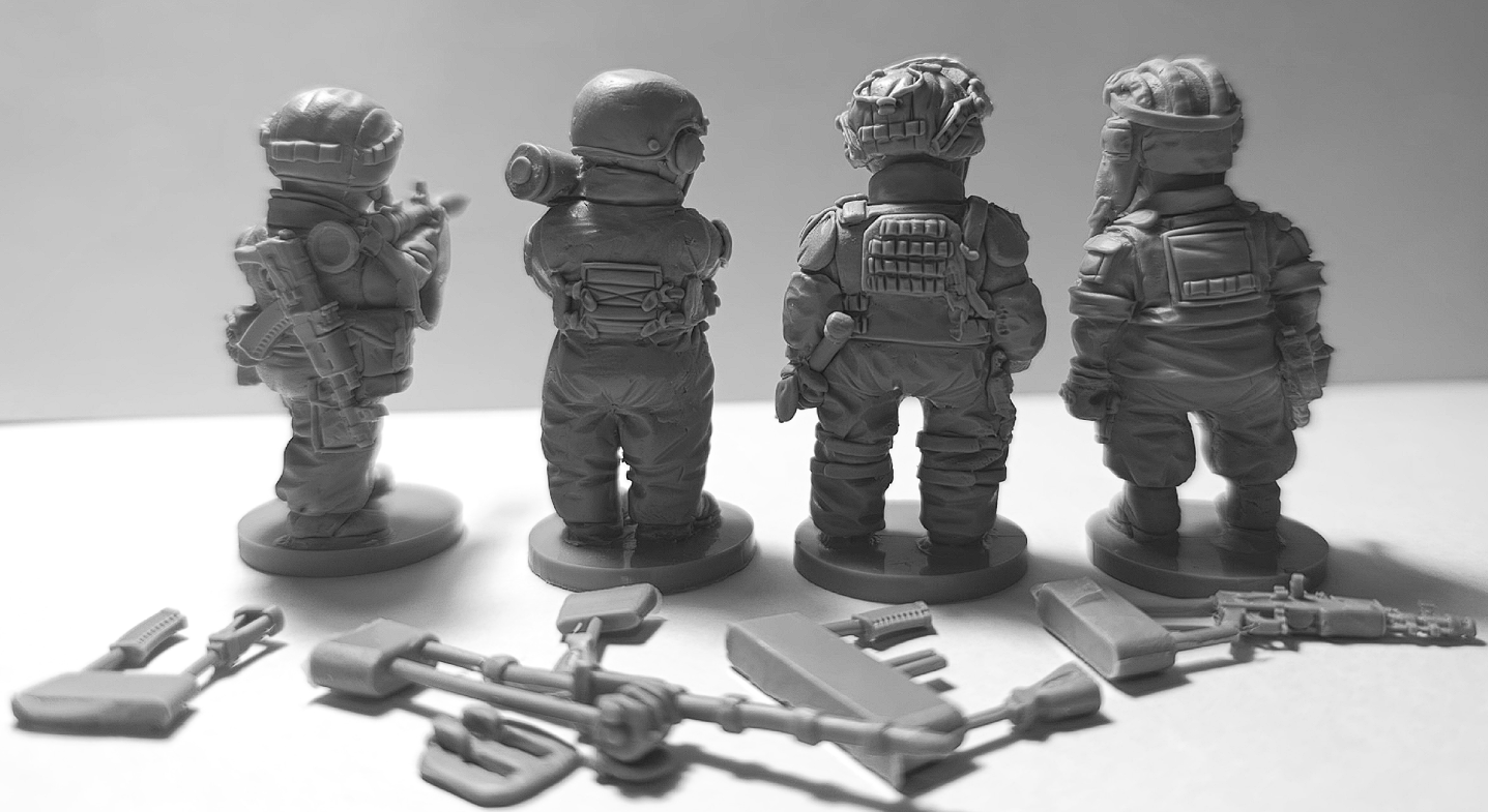 CHM-50.16. Шаржевая миниатюра. Вооруженные силы России. В комплекте 4 фигуры. 50 мм. Материал - смола. Chronos Miniatures