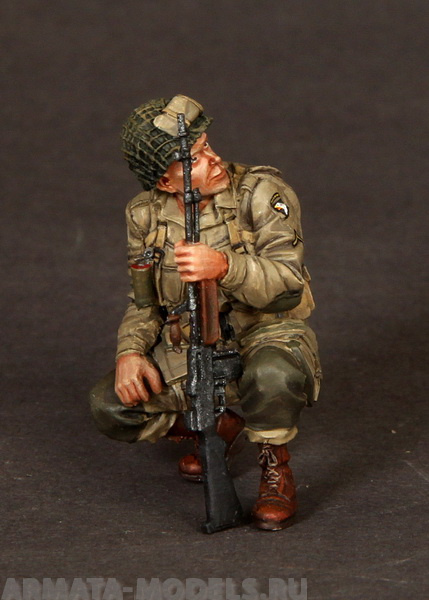 3513SOGA U.S. Army Airborne BAR Gunner on rest SOGA Miniatures