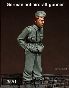 3551SOGA German antiaircraft gunner