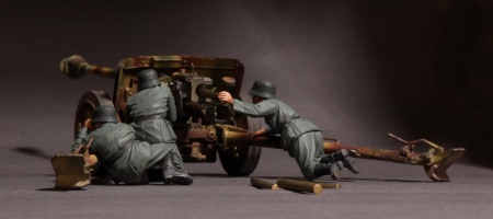 3529SOGA Pak 40 crew,1943 SOGA Miniatures